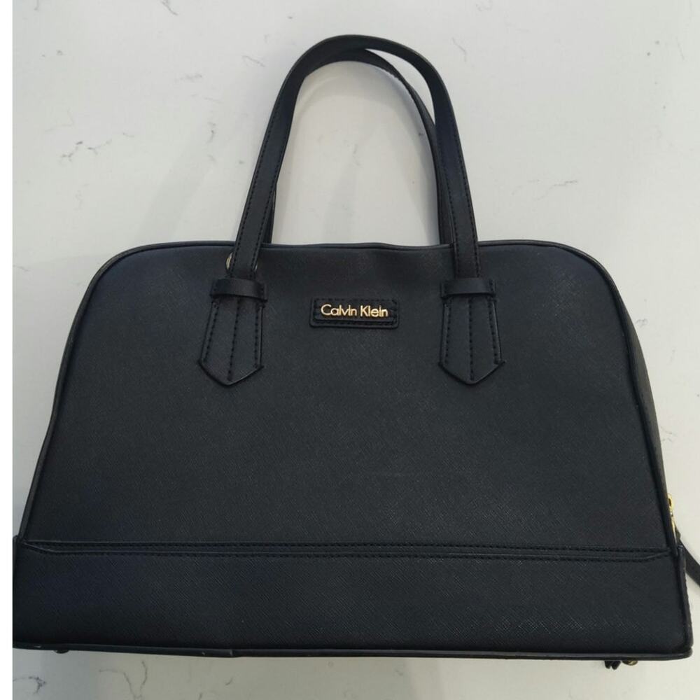 Calvin Klein luxury purse/tote black w/gold hardware leather strap/handles chic